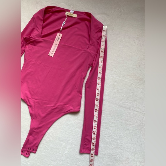 QINSEN Women's Sexy Square Neck Bodysuit - Picture 10 of 11